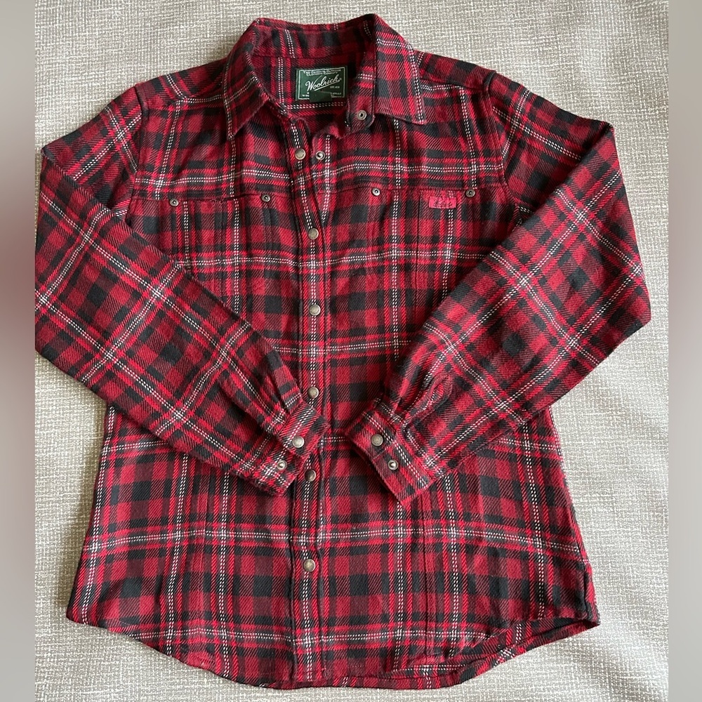 Woolrich Women’s Long sleeve Deep Ruby Plaid Soft Button Up Shirt size Small